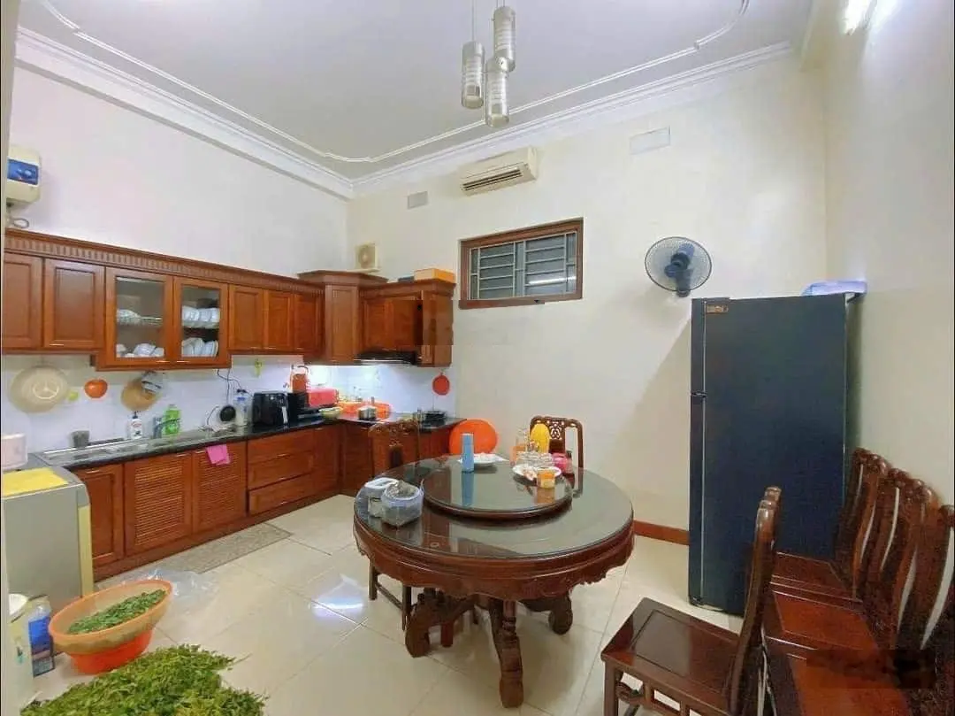 Tôi bán nhà phân lô phố Trích Sài Nguyễn Đình Thi ô tô tránh 47m2 ngõ thông KD đỉnh 6T 150m ra hồ