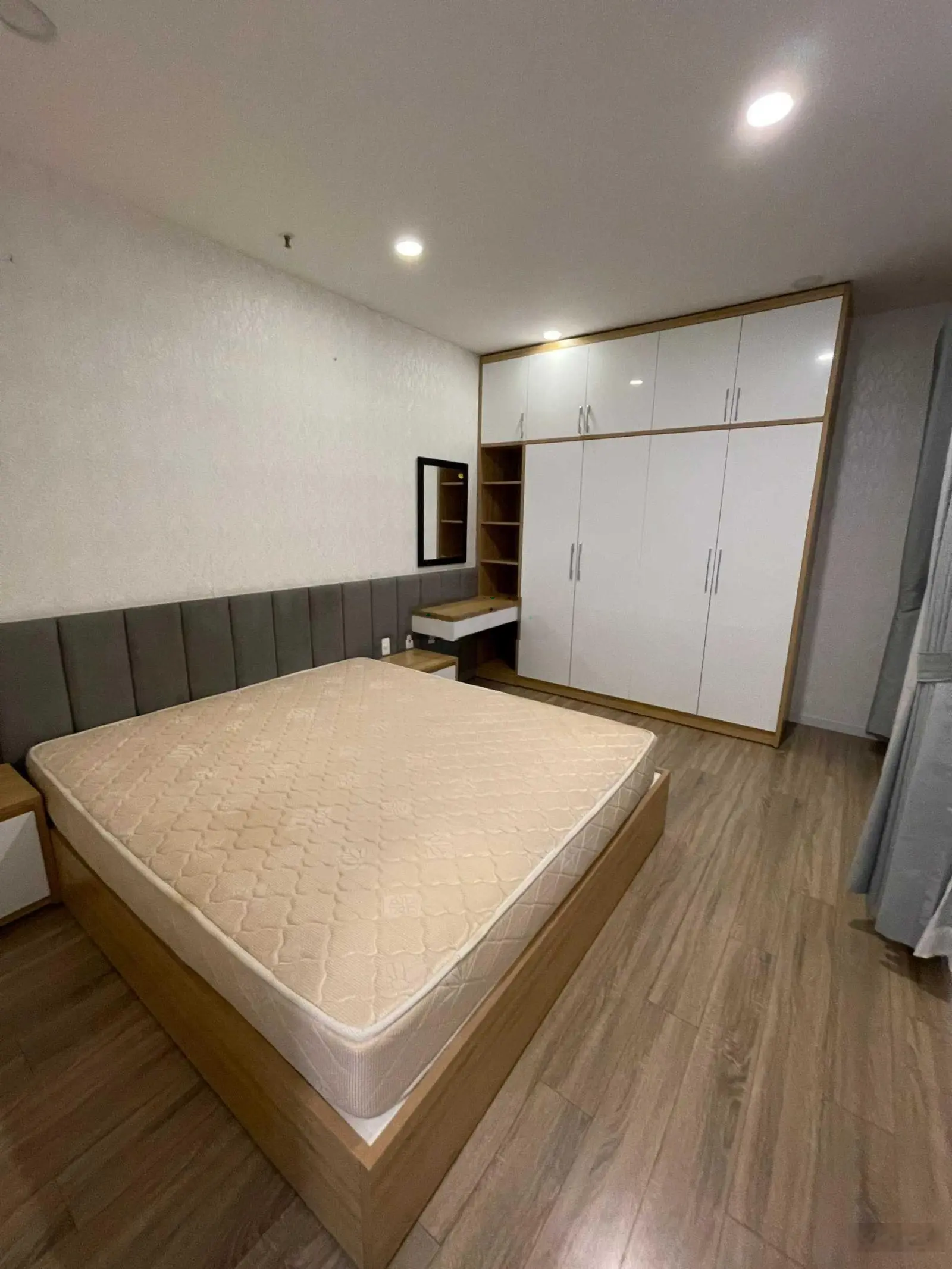 Chính chủ cần bán nhanh căn hộ Dockland DT 116m2, 3PN, 2WC, giá 4ty550 view đẹp LH 0938 607 ***
