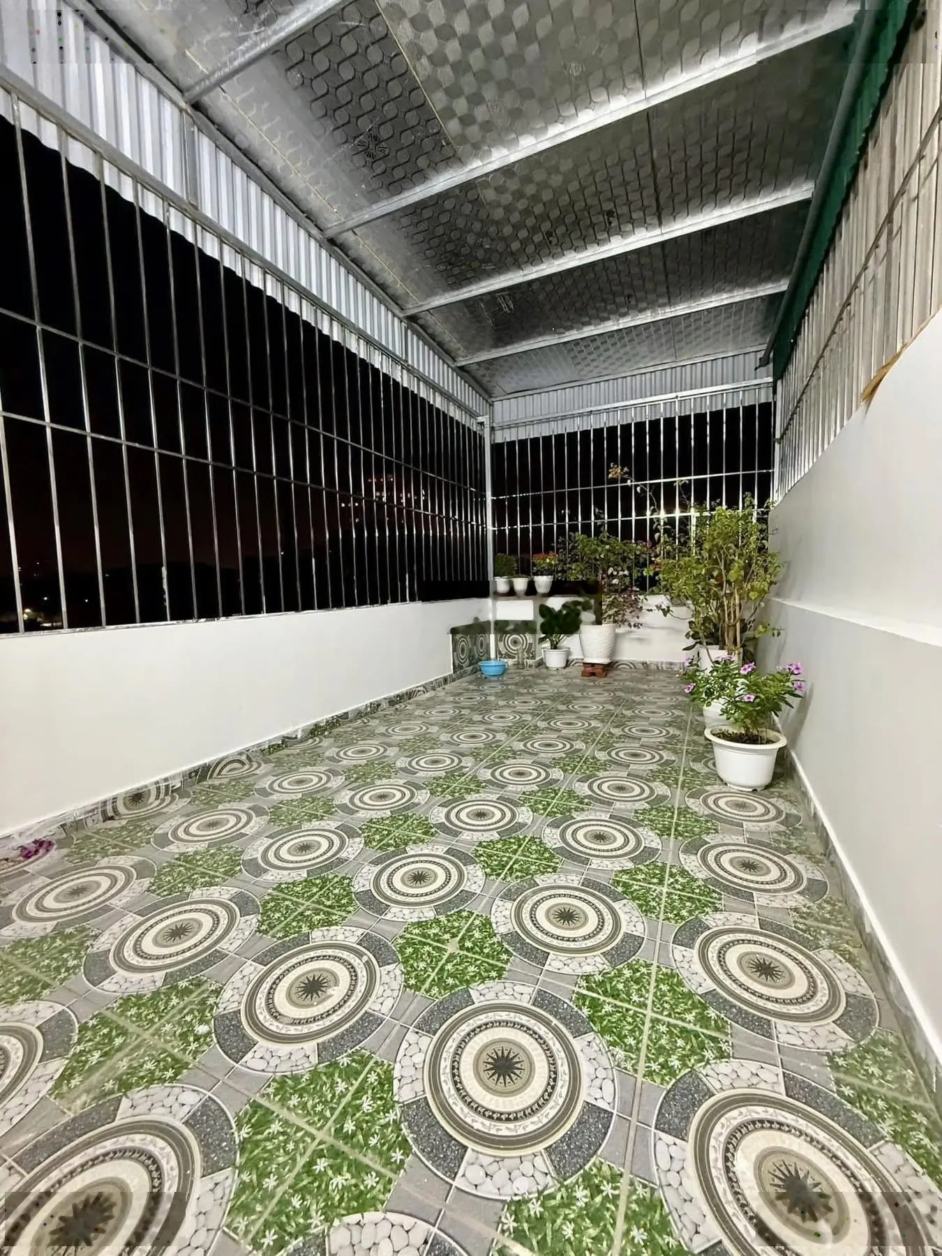 Bán nhà dân xây - ngõ 255 Cầu Giấy - DT 35mx 5T - ngõ rộng thông - gần oto - giá 7.2 tỷ