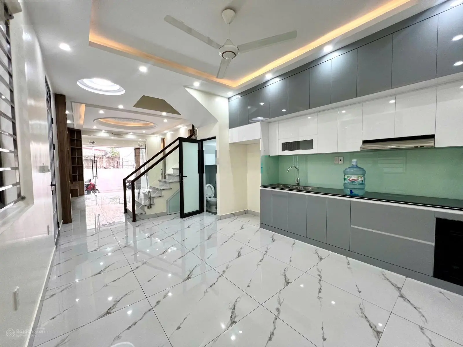 Bán nhà riêng view đẹp tại phường Dư Hàng Kênh, giá tốt nhất chỉ 4,68 tỷ VND, 65m2