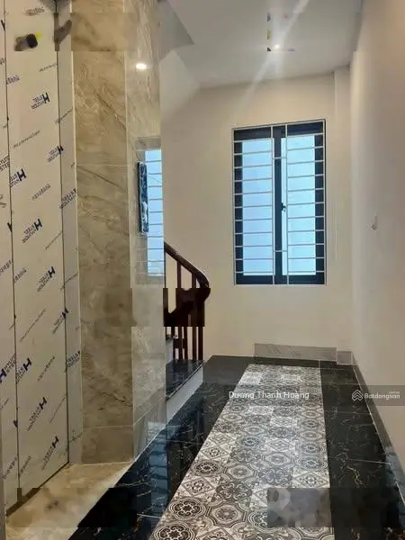 Nhà Thạch Bàn 60m2 x 5 tầng, thang máy ngõ ô tô 7 chỗ vào nhà. Giá hơn 7 tỷ