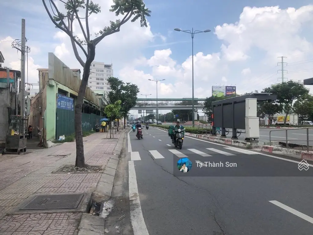 Mặt tiền Phạm Văn Đồng ngay cạnh Gigamall 135m2 4 tầng xây kiên cố 4 tầng 6PN kinh doanh đa ngành