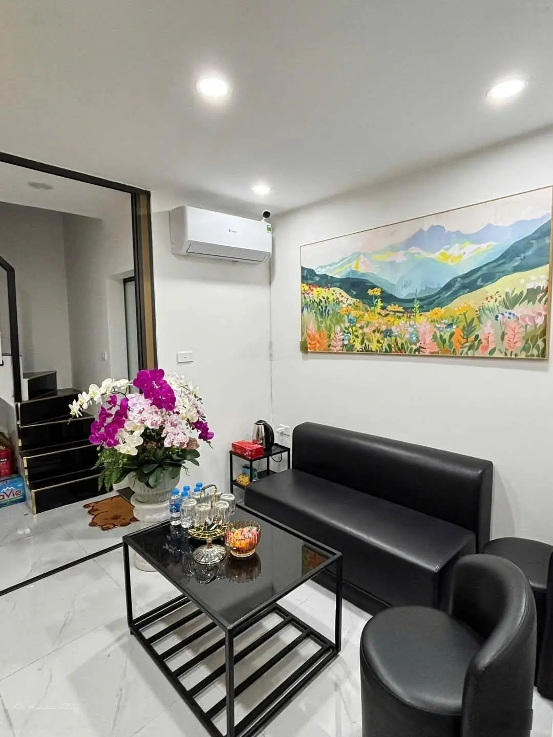 Hót hàng hiếm có khó tìm bán nhà xã đàn 1 nhà ra phố ôtô đỗ cửa nhà có vị trí cực đẹp cacfe cạnh