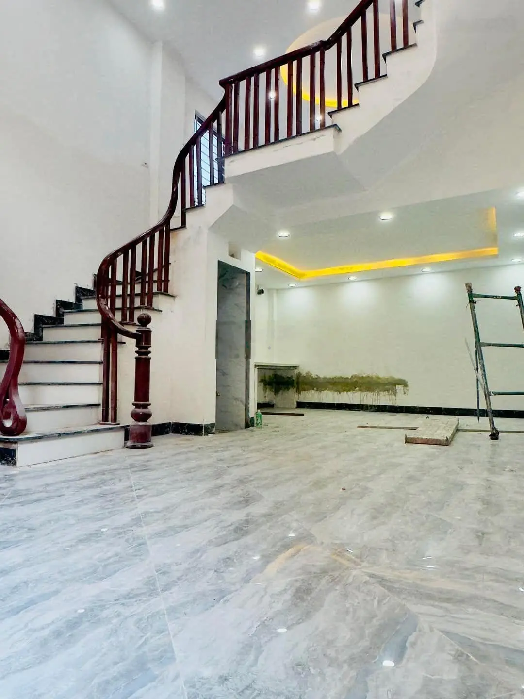 Bán Nhà 37m 5 tầng MT3.8m Hơn 6tỷ Phố Linh Đàm Quận Hoàng Mai Nhà Mới Vị Trí Đẹp Ôtô Dững Đỗ Cửa.