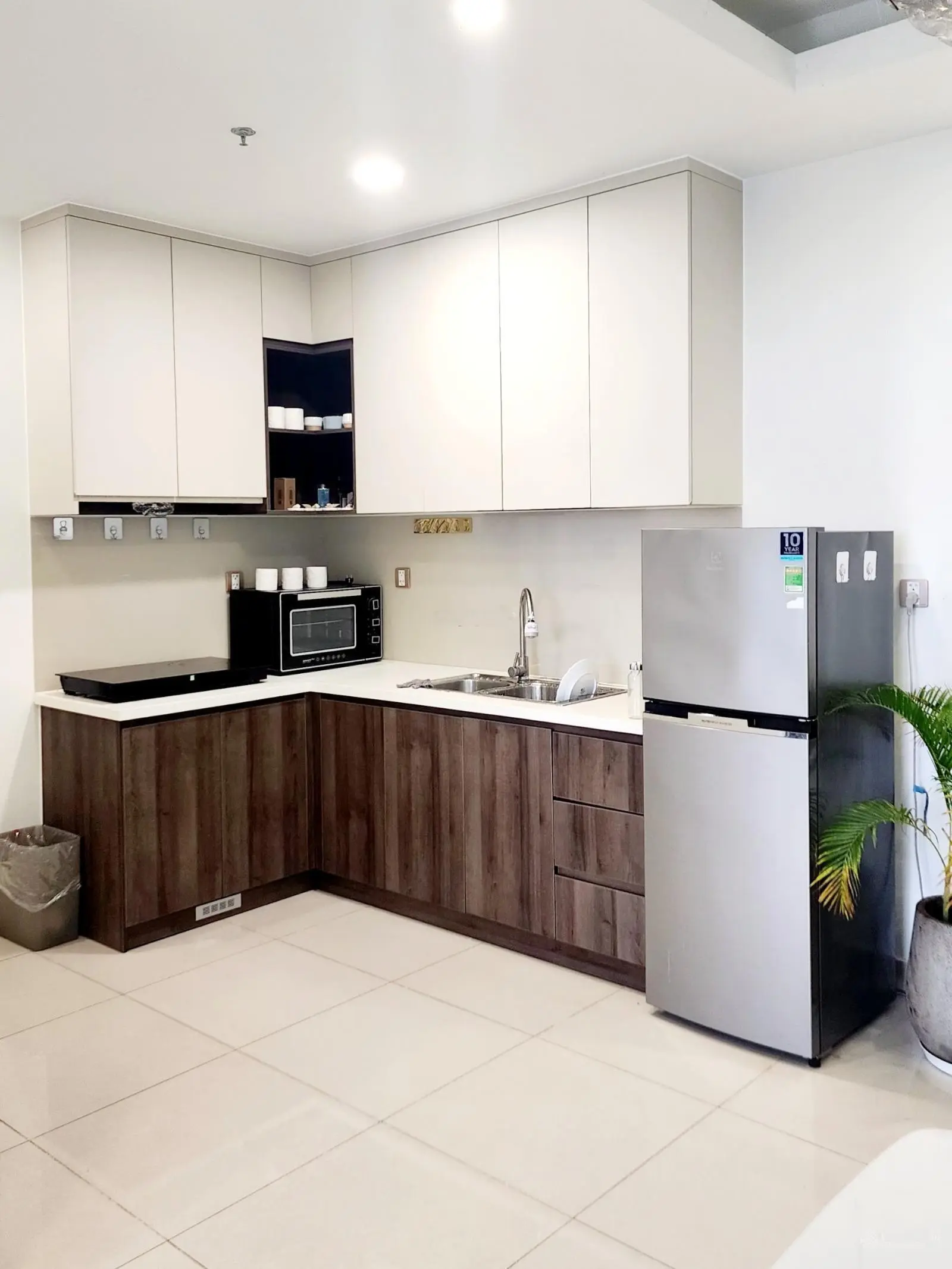 BÁN NGAY CH Q7 BOULEVARD 2PN2WC GIÁ 2,4 TỶ, ĐẦU TƯ SINH LỜI. THIỆN CHÍ THƯƠNG LƯỢNG. LH: 0911 850 ***