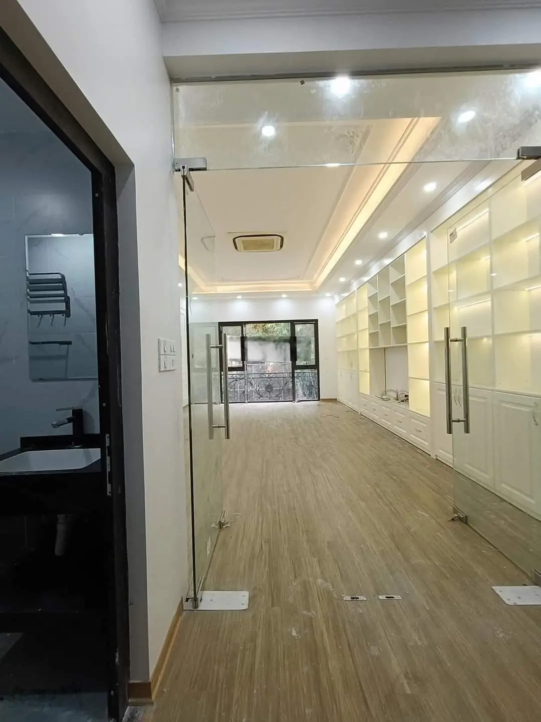 Trên 7 tỷ có nhà thang máy, Thanh Xuân, mặt ngõ 4m, kinh doanh tốt ngõ nông thông, 100m ra mặt phố