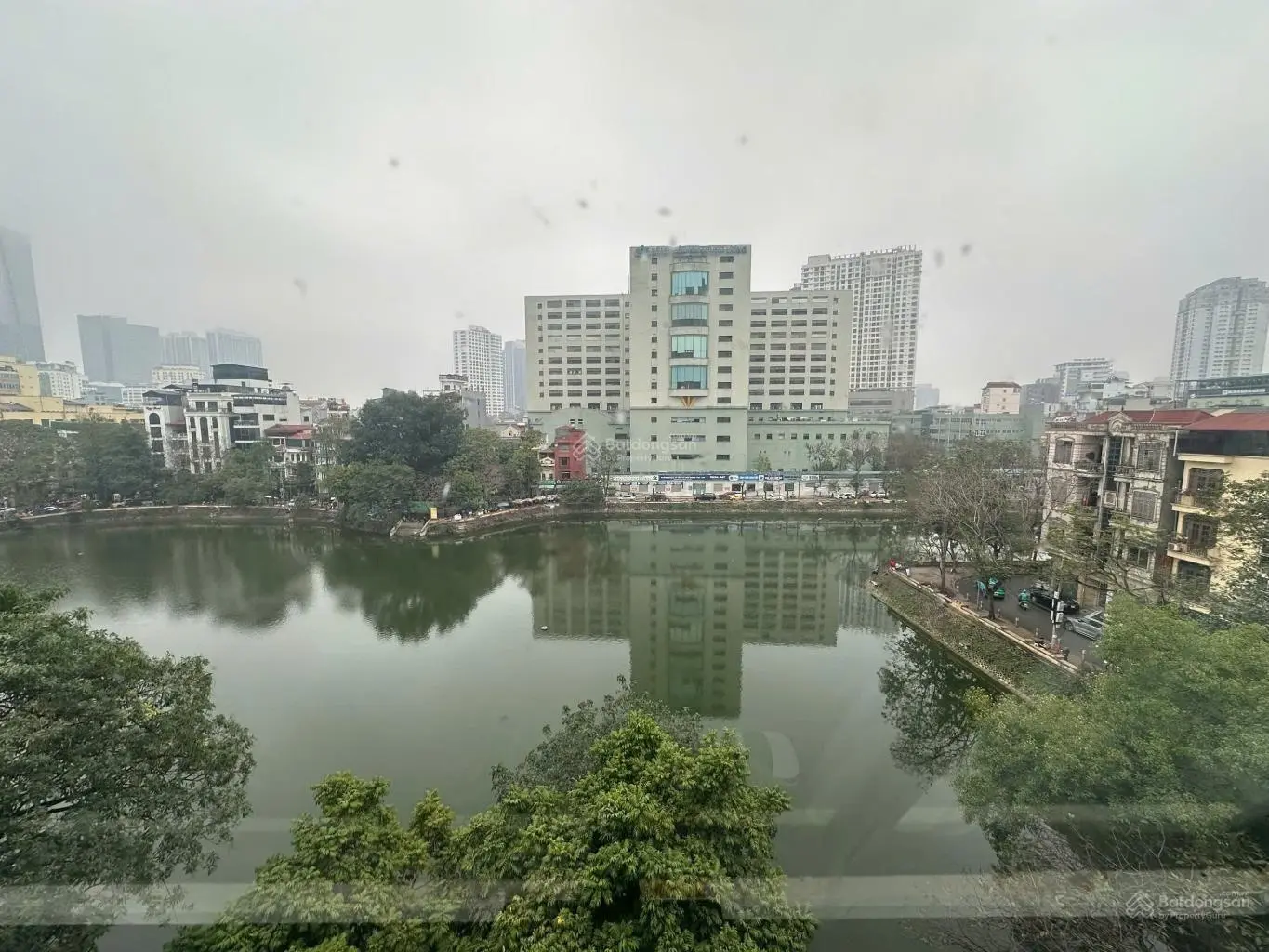Siêu phẩm 6 tầng thang máy 64m2 mặt hồ phố chùa láng - đống đa