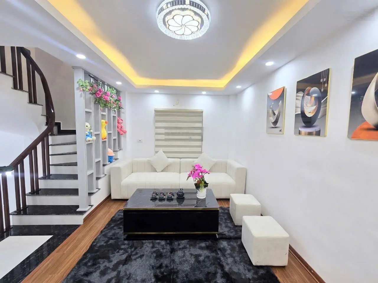 Cc bán nhà Vĩnh Quỳnh, Quỳnh Đô 47m2 x 4,5 tầng ô tô đỗ cạnh 0988913522