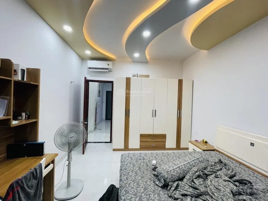 Bán nhà Khánh Hội quận 4 - hẻm ôtô - 48m2 - 5 tỷ nhỉnh - 4 tầng - sổ hồng riêng