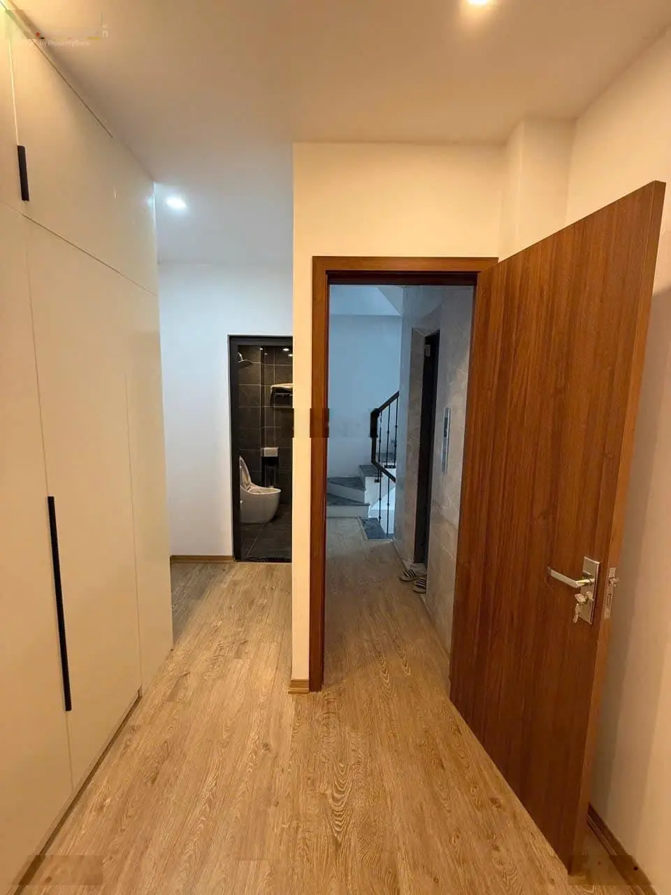Bán gấp nhà mặt phố Cự Lộc, 11,5 tỷ, 31m2, 5PN, 5WC, 6 tầng Thang Máy,Thông sàn, Thanh Xuân, Hà Nội