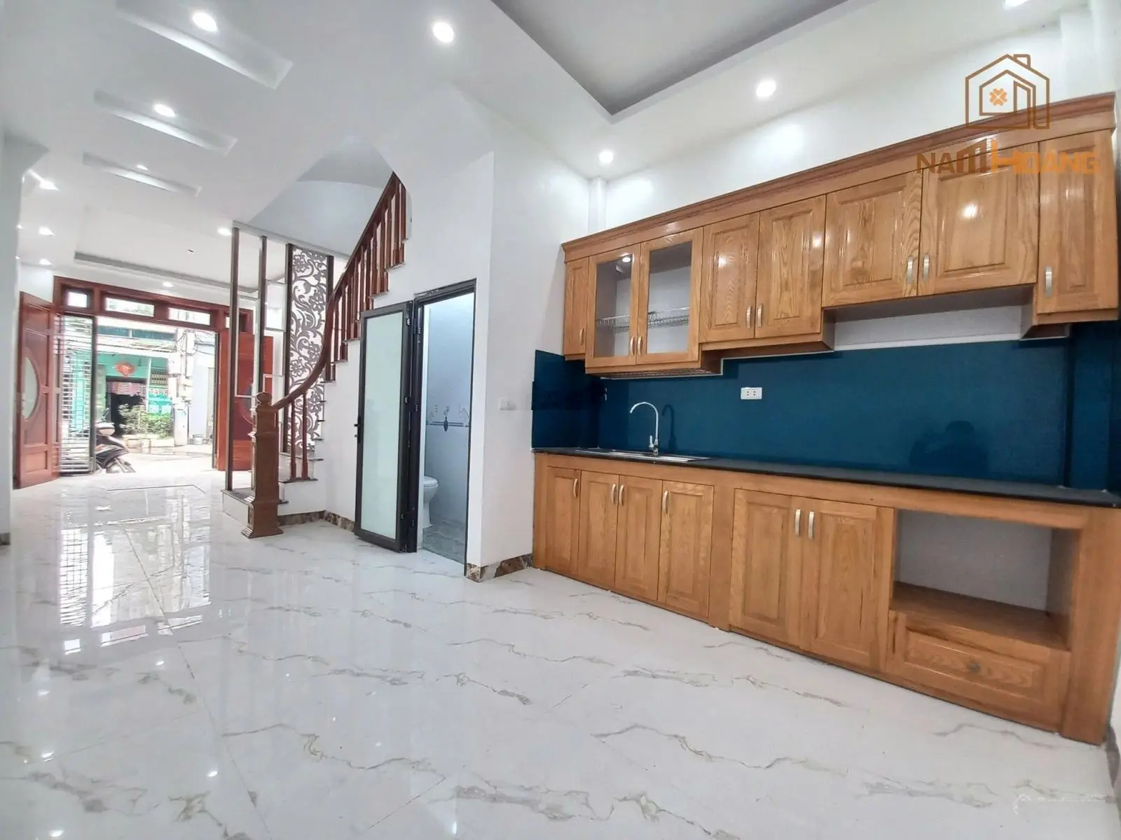 Bán nhà phố Xốm ô tô đỗ cửa ngày đêm dtsd 40m2 ngõ trước nhà 13m 6,15 tỷ