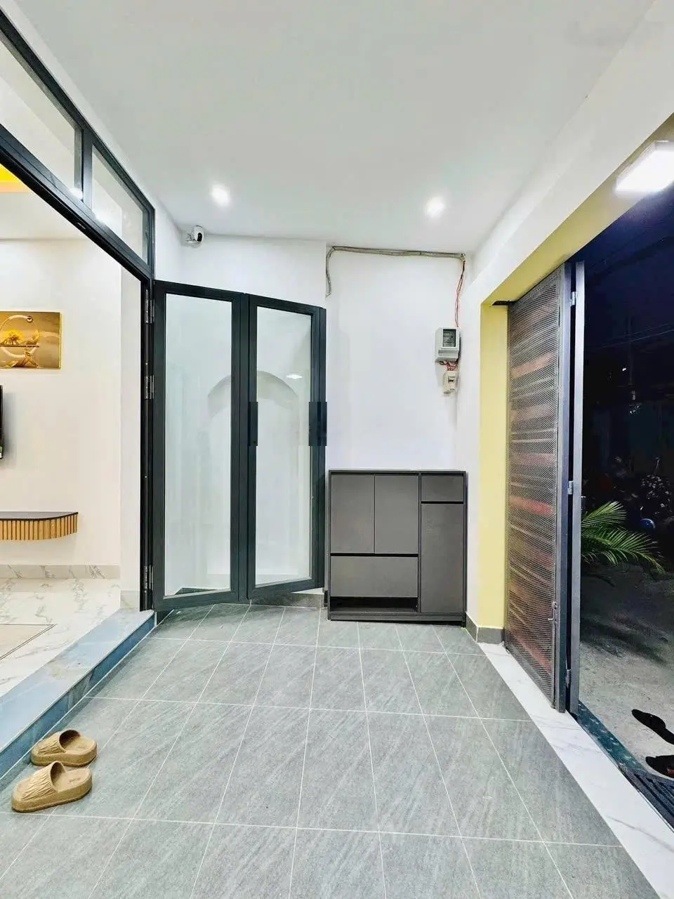 Bán nhà cho thuê dt 64m2 shr nằm ngay đường trần văn kiểu p11 q6 đường trước nhà 6m kdc đông đúc