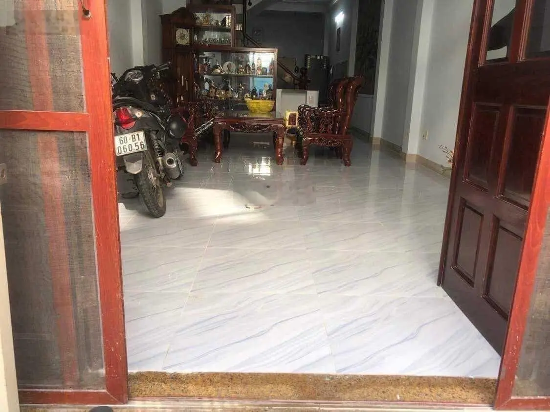 Bán gấp nhà HXH đường D5, phường 25, Q.Bình Thạnh: DT 80m2(4x20m)_Trệt 3 Lầu full nội thất