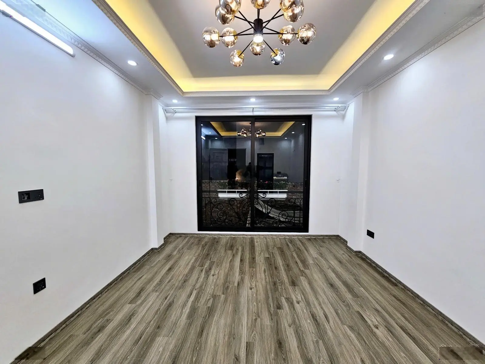 Khu đất vàng-Phố xốm-35m2/5 tầng/xe tải đỗ cửa/20m xe tải tránh nhau/SDCC/ngõ thông/chủ thiện chí