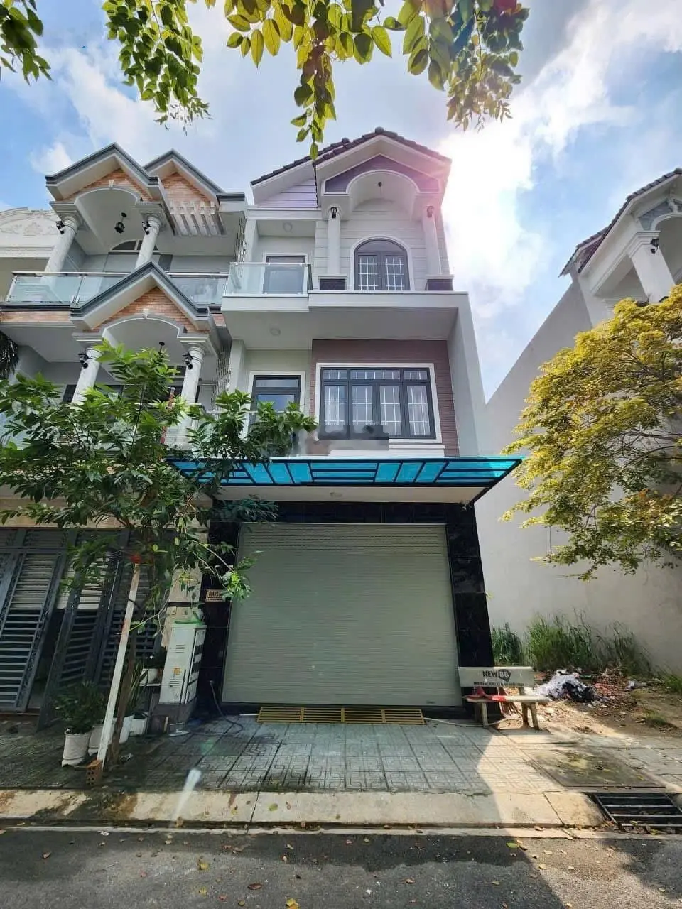 Ngộp giá chỉ 3,89Tỷ, nhà cực đẹp ngay MTĐ Liên Phường, Phú Hữu, Quận 9, sổ riêng, cách chợ 500m.