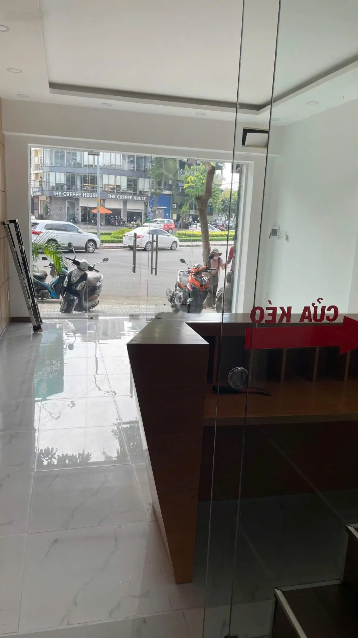 Mặt tiền ngang 5m, đường Hoa Lan ngay vòng xoay Phan Xích Long - 4 tầng, giá 18 tỷ