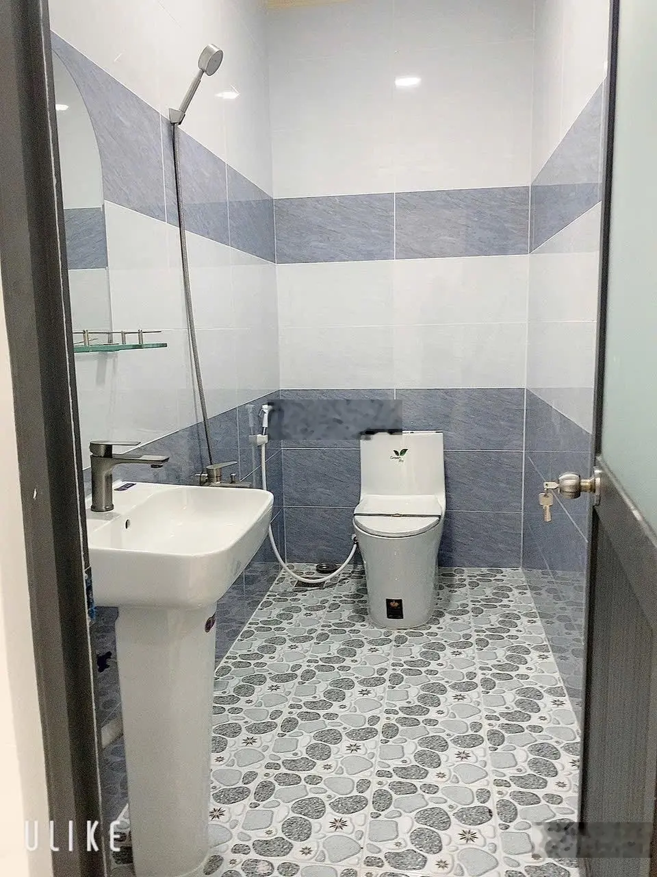 Bán nhà lầu mới 100% sổ hoàn công nhà 3 p ngủ vị trí góc 2 mặt tiền lộ oto đậu trước nhà