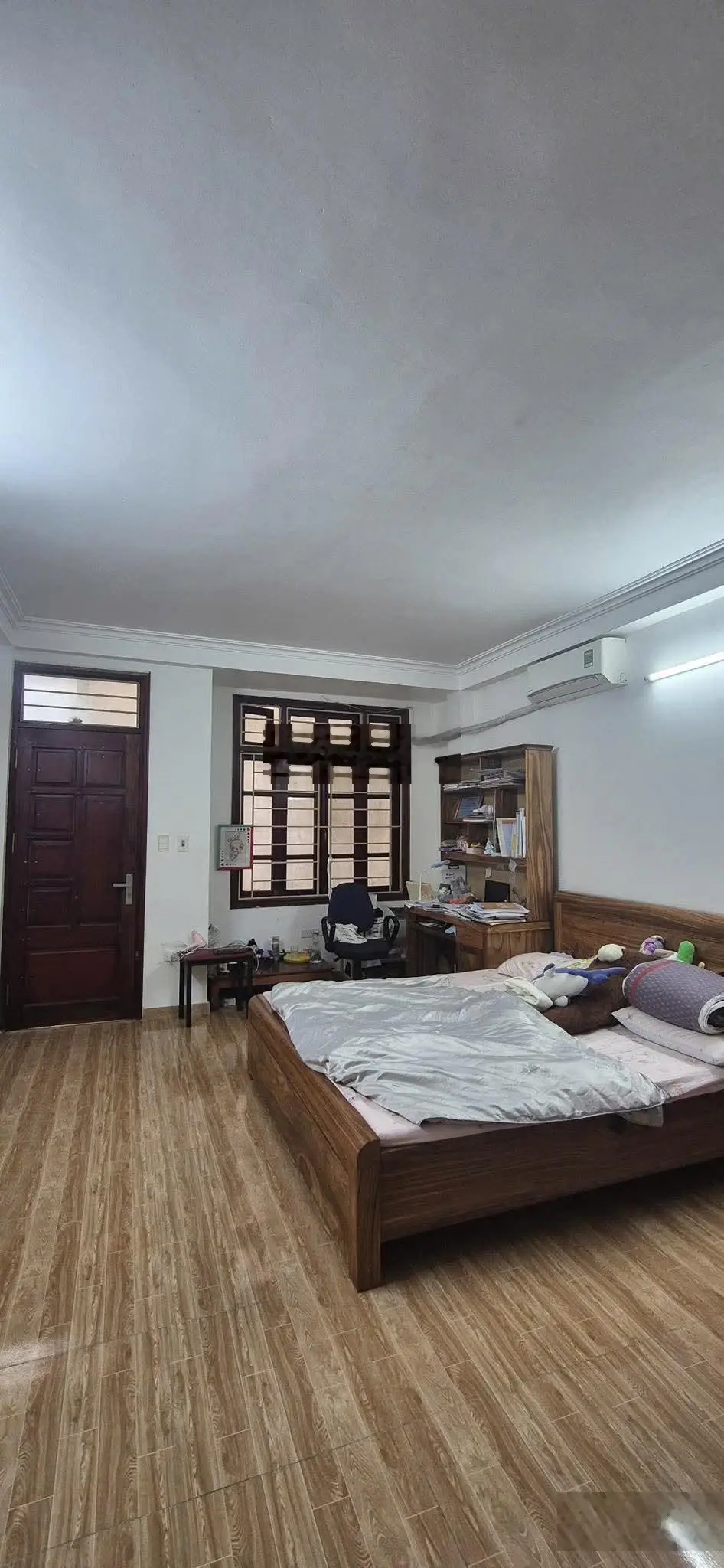 Nguyễn Chính, Hoàng Mai. DT 40m² x 5 tầng, MT 3,9m, giá 7,7 tỷ. Ô tô đỗ.