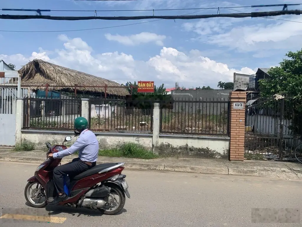 Mặt tiền, đất ở lớn 560m2, gần trung tâm hành chính huyện Hóc Môn(Lê Lợi-Quang Trung)