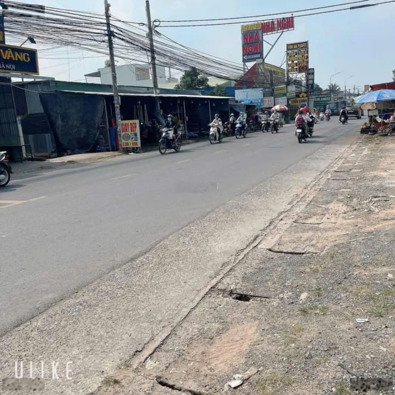 Bán đất mặt tiền đường Phùng Hưng