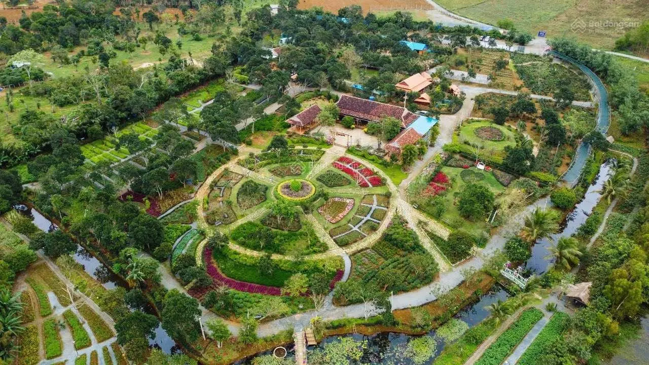 Bán gấp 4,6ha khu du lịch cao nguyên Vân Hòa, view hồ, đang kinh doanh 80 tr - 100 triệu/tuần