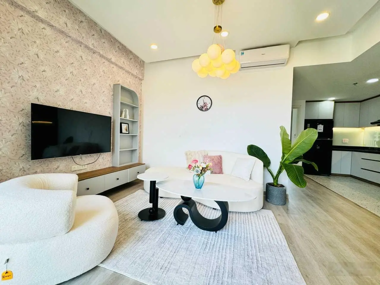 Bán căn 2 phòng ngủ giá 6,45 m2, tại Xa Lộ Hà Nội, phường Thảo Điền, quận 2