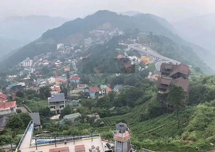 Tôi bán tổ hợp BT & cắm trại Săn Mây siêu đẹp thị trấn Tam Đảo 2 mặt đường, sổ đỏ 7200m2 MT 150m