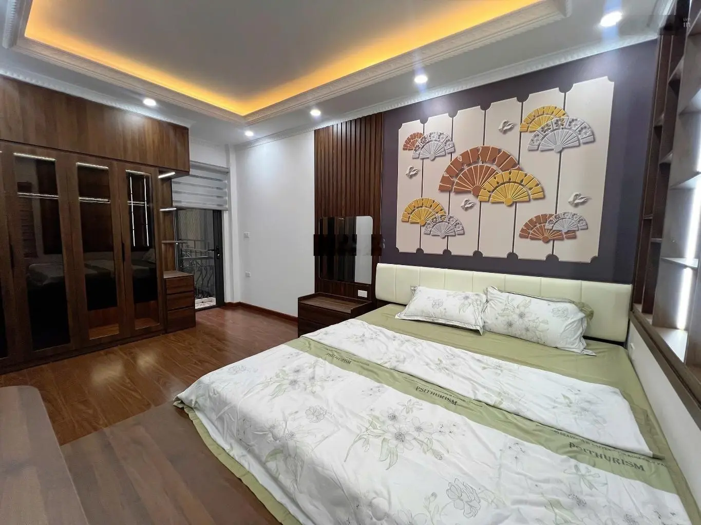 Bán Nhanh Nhà Trích Sài 55m-Mt5m , Ngõ Thông , Kinh Doanh , Ô Tô Đỗ, Gần Hồ Tây , Ở Ngay