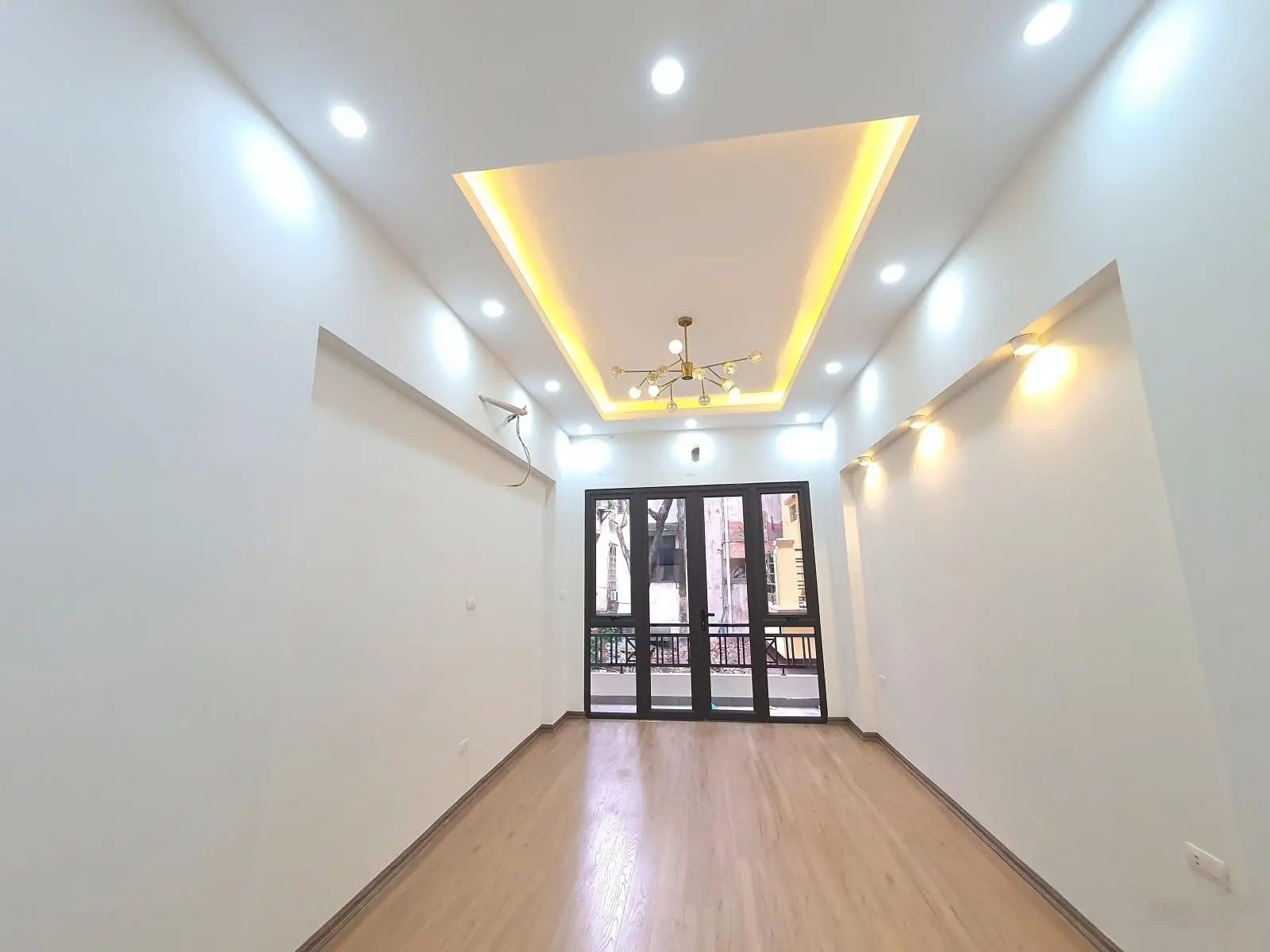 Bán Gấp nhà riêng phố Hồ Đắc Di 42m 5Tg MT 3,6m hơn 8 tỷ full nội thất gần ÔTô phân lô quân đội.