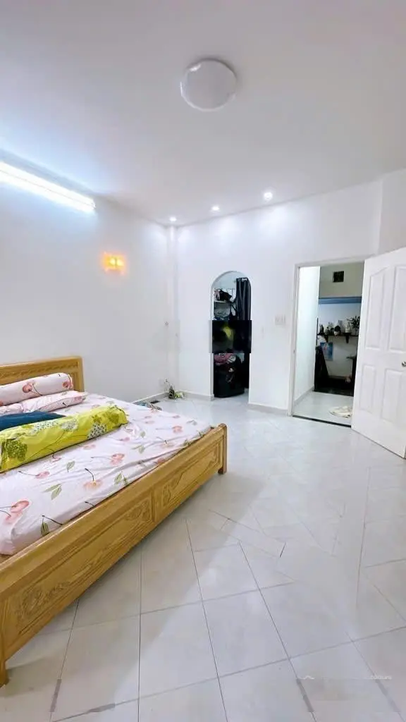 Siêu phẩm nhà bán mới đẹp trung tâm Q4 DT 4,7*20m DTSD 200m2 hẻm 3m khu dân cư, còn TL