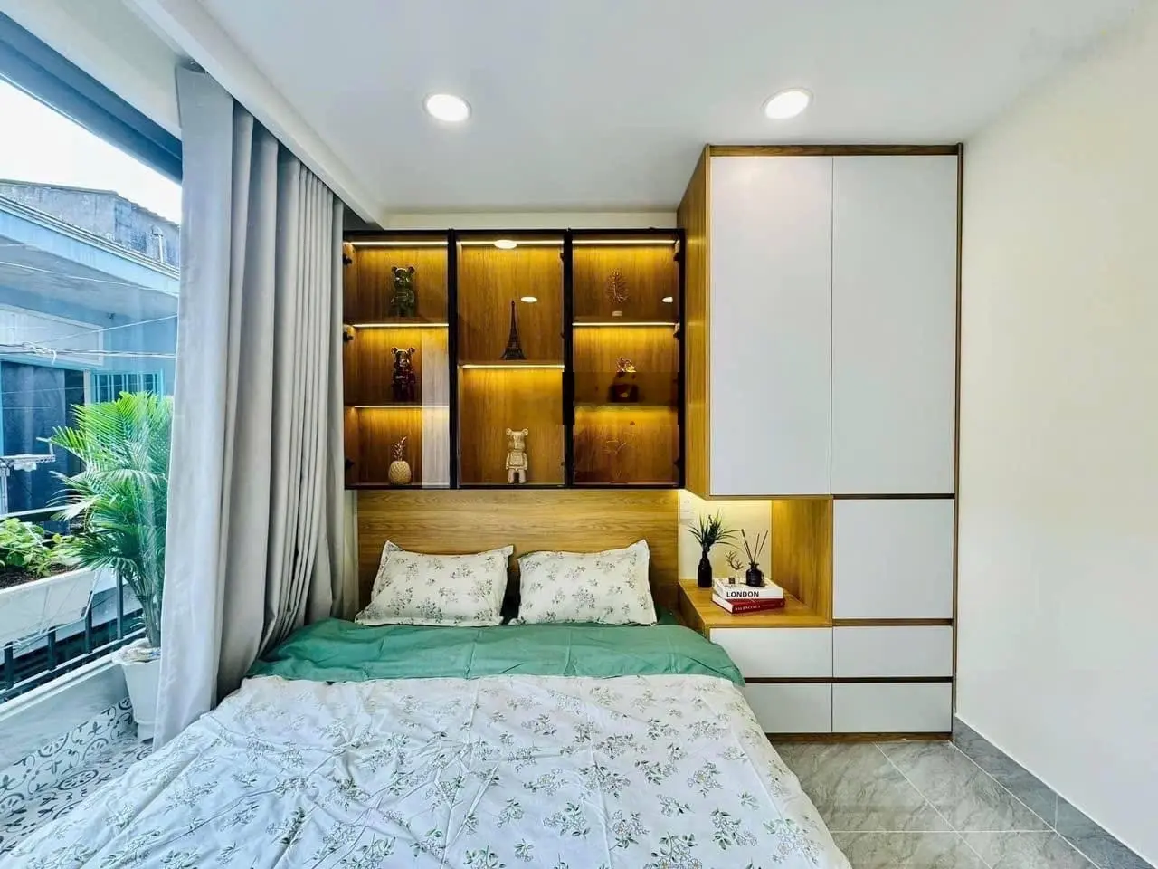Bán gấp nhà đẹp giá Ngộp hẻm 243/ Nơ Trang Long -P11- Bình Thạnh - 4,1tỷ/ 90m2 , 3PN,sổ hồng riêng.