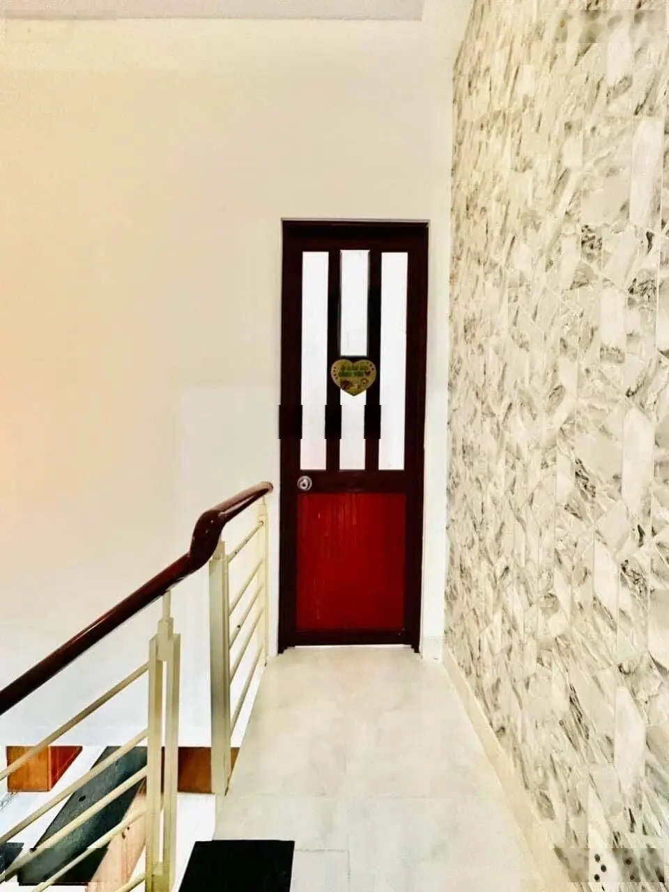 Định cư Úc cần bán gấp nhà ngay MT Huỳnh Tịnh Của, Võ Thị Sáu, Q3, 42.8m2, 1T 1L, SHR