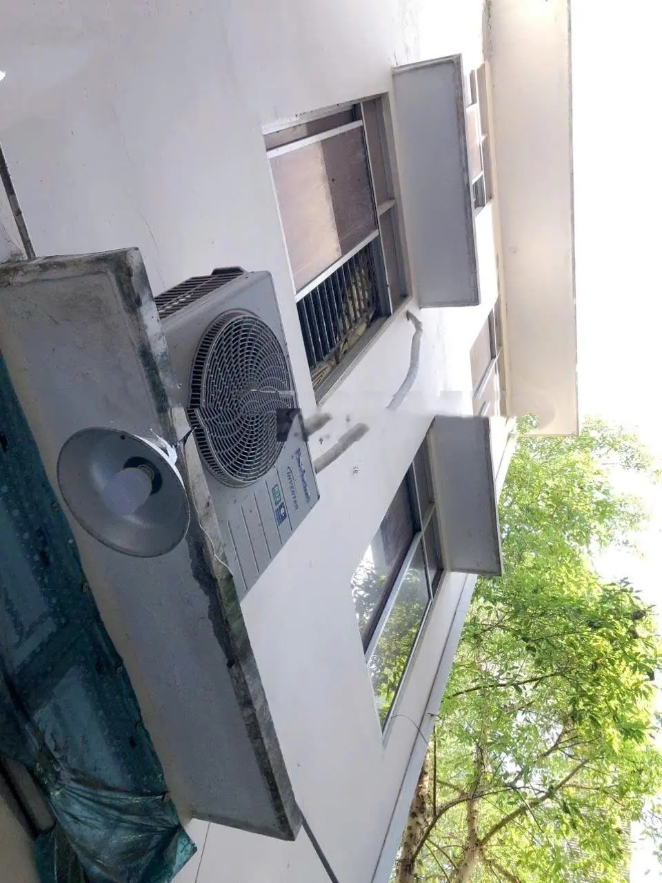 Nhà 3 tầng mặt tiền đường thông Phước Long B - Quận 9 - vừa ở vừa kinh doanh, có vỉa hè, ngang 5m