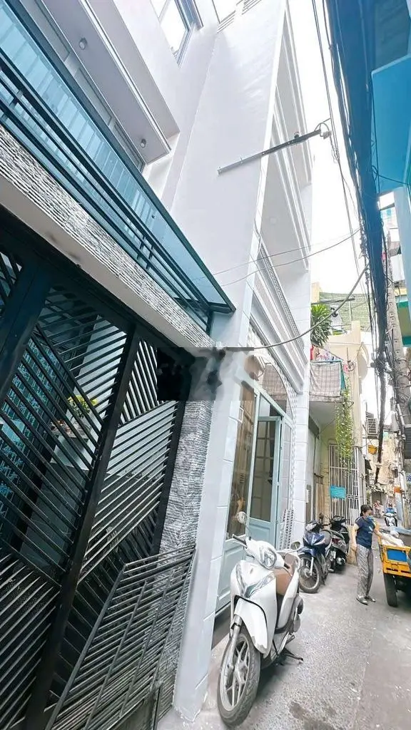 Nhà đẹp siêu rẻ q4