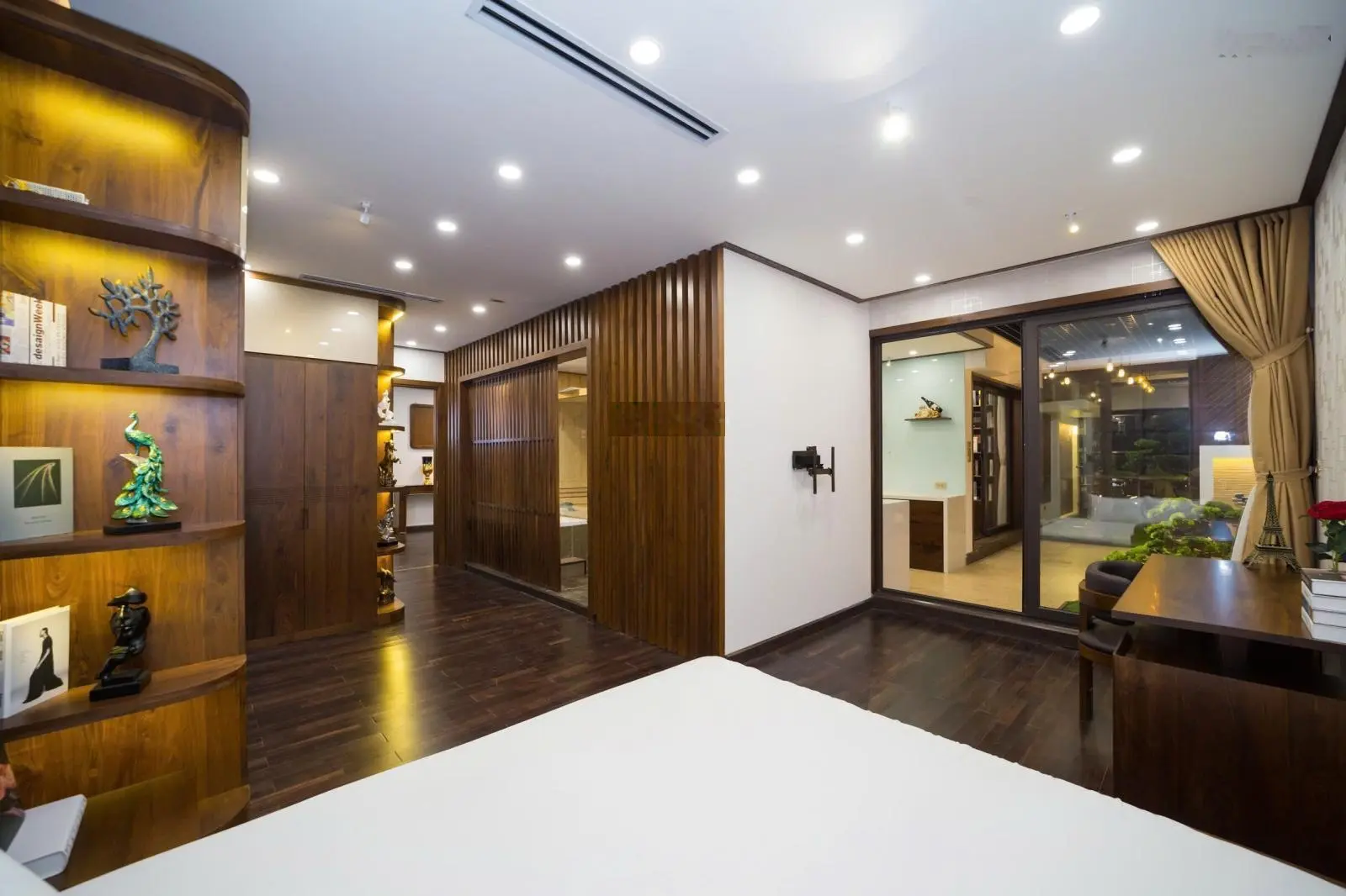 Em Thùy bán quỹ căn mới cập nhật liên tục 2 - 3 - 4PN CC Golden Palace 99 Mễ Trì, LH: 0977 986 ***
