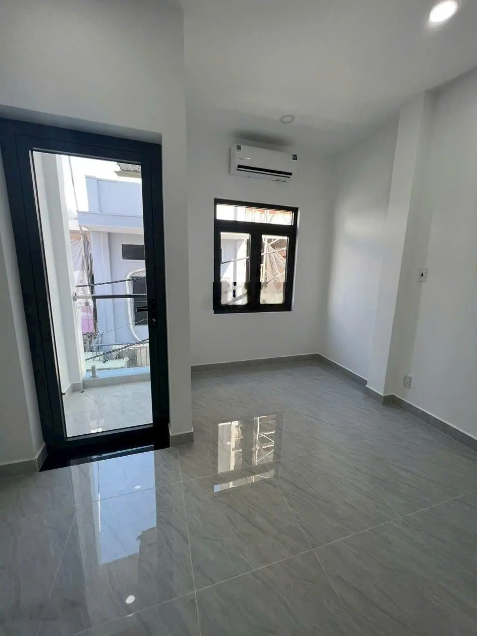 Nhà 2lầu mới đường phan văn trị , p10 , quận - gv