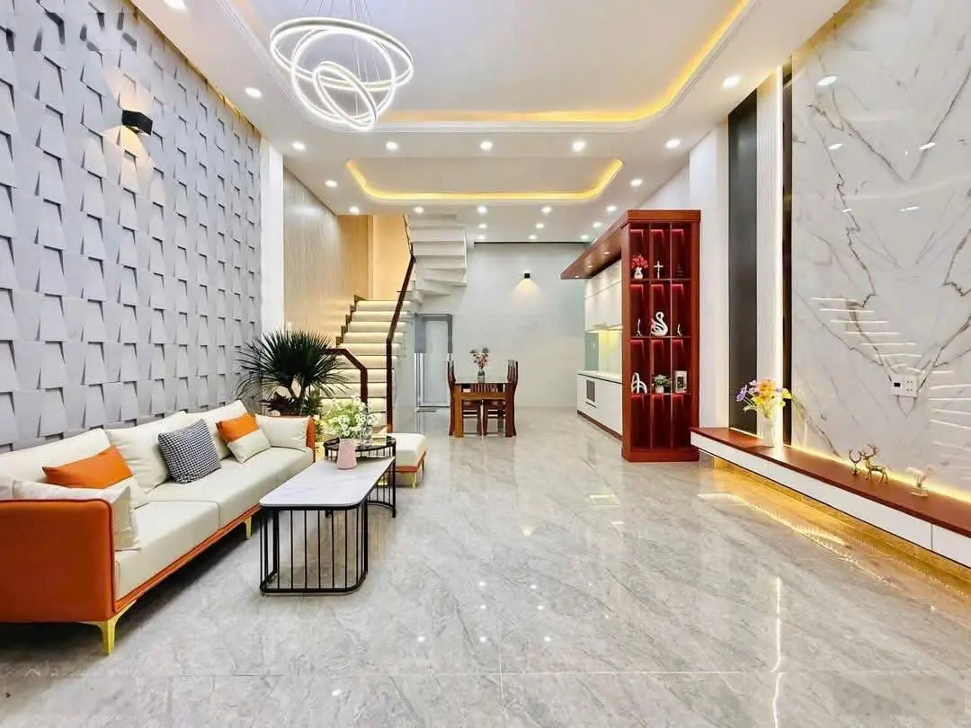 Tôi bán nhà mặt đường 1Trệt - 3lầu - 4pn - 5wc, giá 3tỷ420, trên đường Hoa Lan - P.2 - Q.Phú Nhuận
