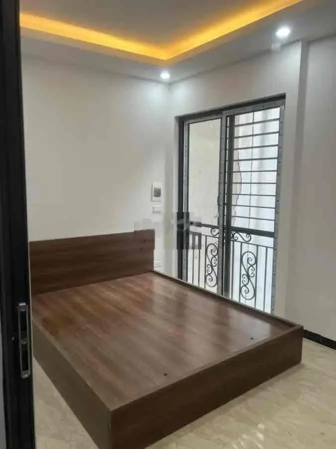 Tôi chủ nhà bán nhà Hoàn Kiếm 23m2 5T 15m ra phố nhà mới xây vài năm