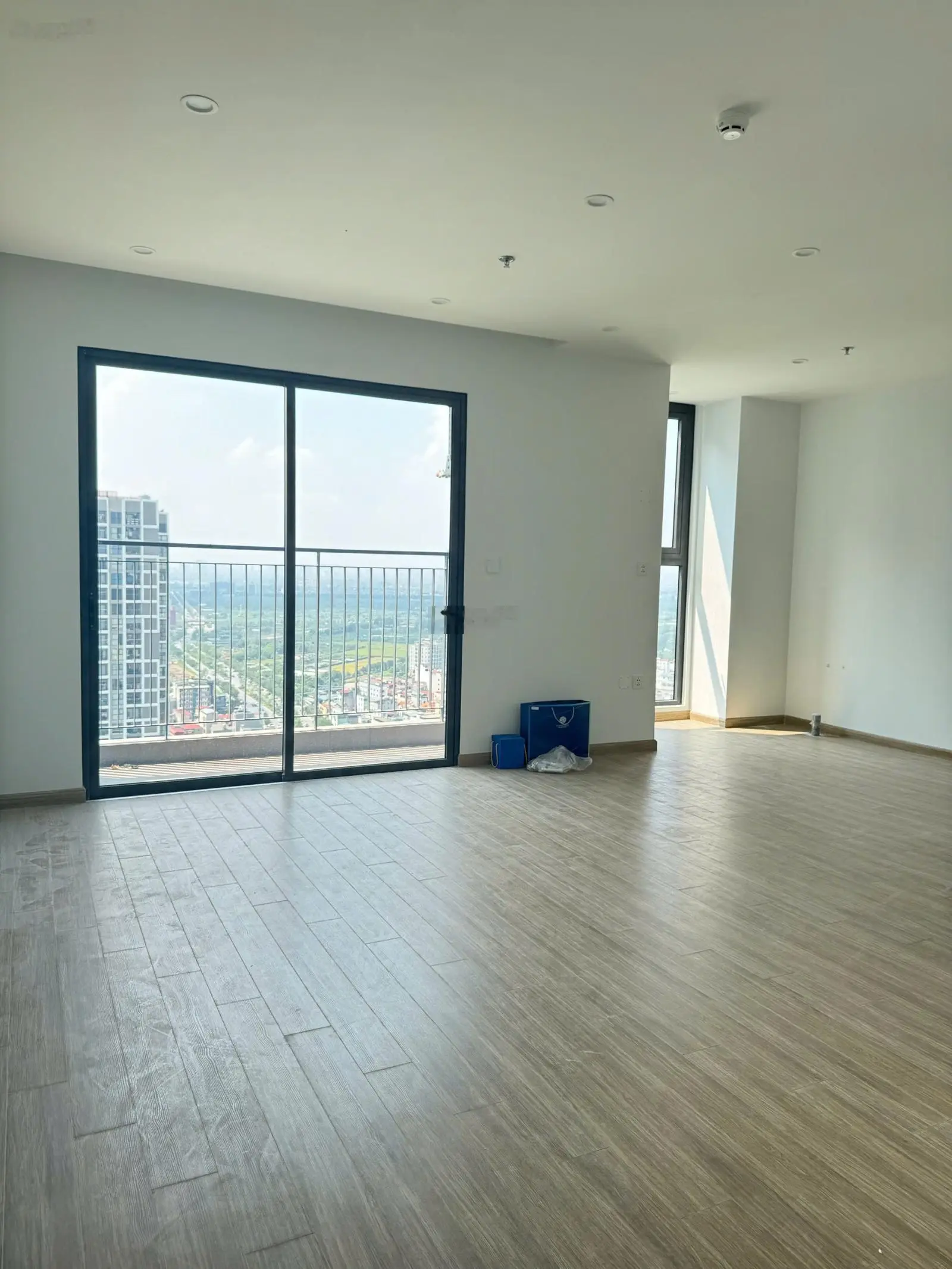 Bán gấp căn hộ 2 ngủ góc 67.6m2 tòa P1 nguyên bản chủ đầu tư giá 3.6 tỷ