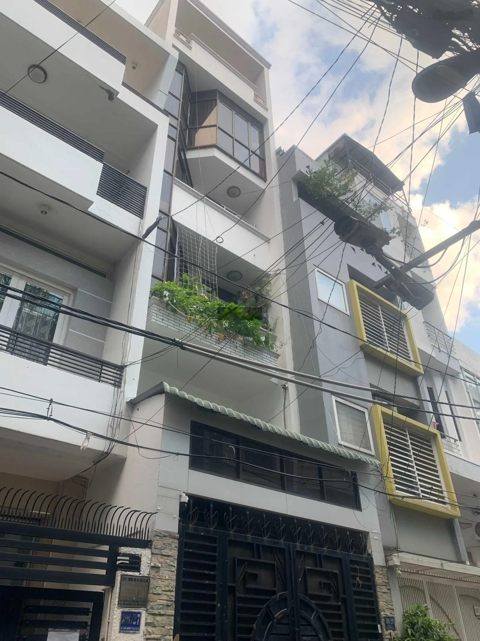 Rẻ nhất khu Sư Vạn Hạnh, Quận 10! Bán nhà HXH 391 Sư Vạn Hạnh_DT 4,2x18m; 6 Tầng. HĐT 50tr/tháng