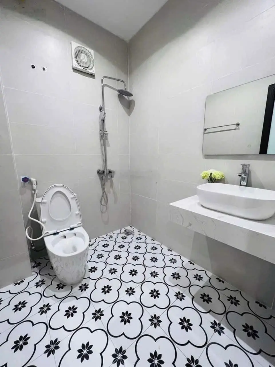 Bán nhà Thái Thịnh 2 60m2 Lô góc Thang máy Cách phố 30m Ngõ thông kinh doanh Ô tô đỗ cửa 15.8 tỷ