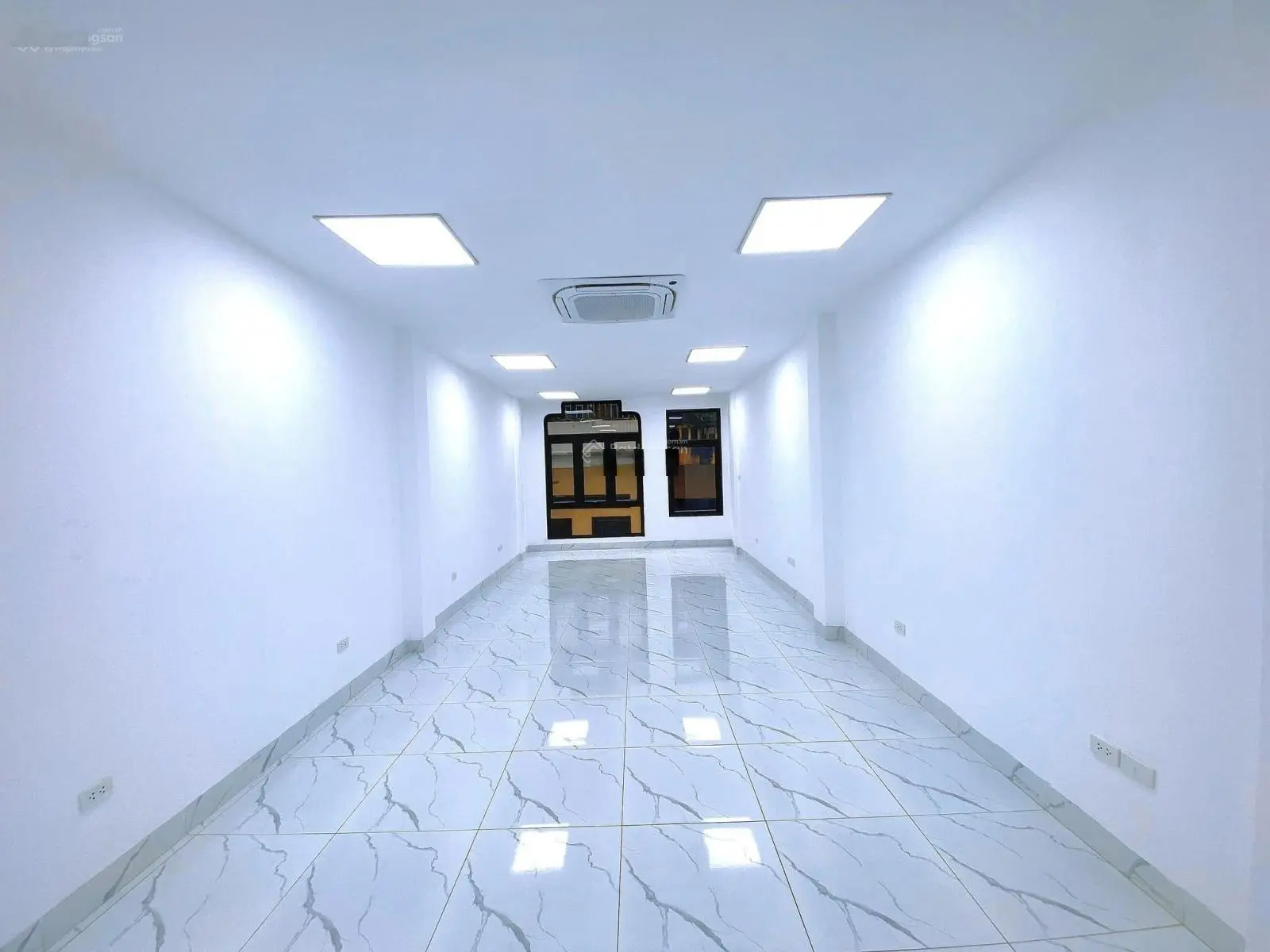Bán nhà phân lô Chùa Láng, Đống Đa 61m2 x 7 tầng - oto tránh - thang máy - nhà mới - thông sàn