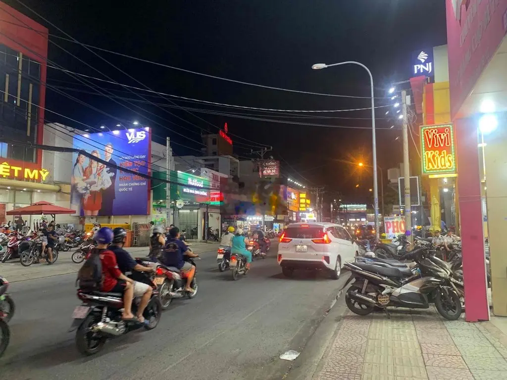 MT P7 dt 7x17m Trệt 4L ST ngay Vòng Xoay Huy Điển Lê Đức Thọ Bán 18tỷ