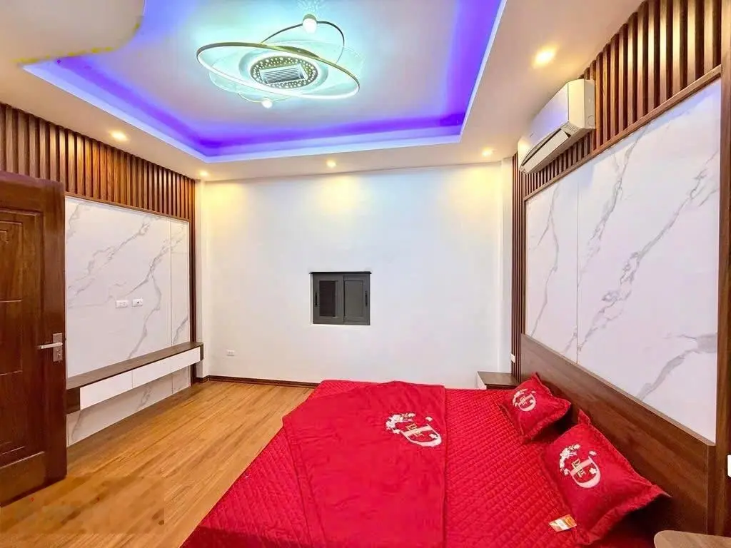 Bán nhà phố Bạch Mai 4tầngx3ngủ, ô tô đỗ cửa, sân chơi rộng, 3 thoáng, full đồ