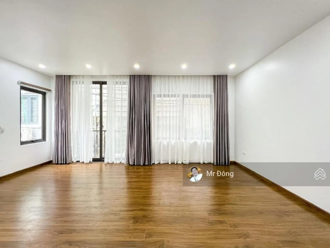 Bán nhà quận Tây Hồ 60m2, 5 Tầng, Mt 7m, giá 11,9 tỷ.