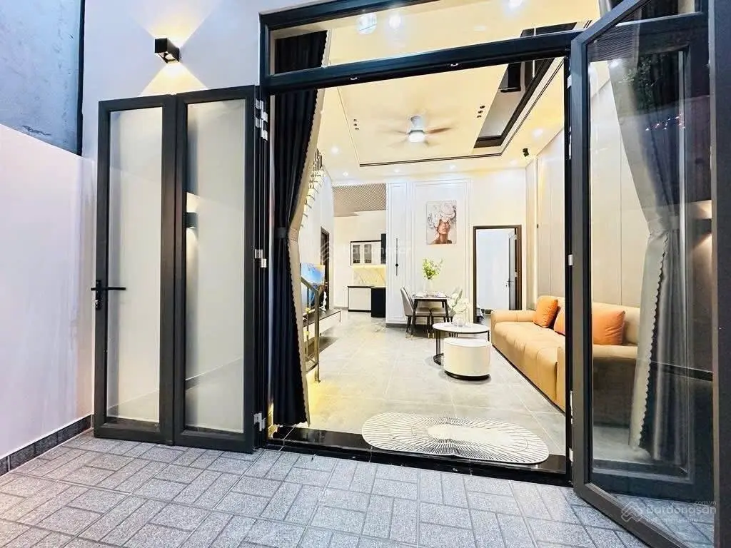 Giảm 200 Triệu ! Nhà 2 tầng, 42,8m2 / 3,79 Tỷ đường Vườn Chuối, phường 4, quận 3.