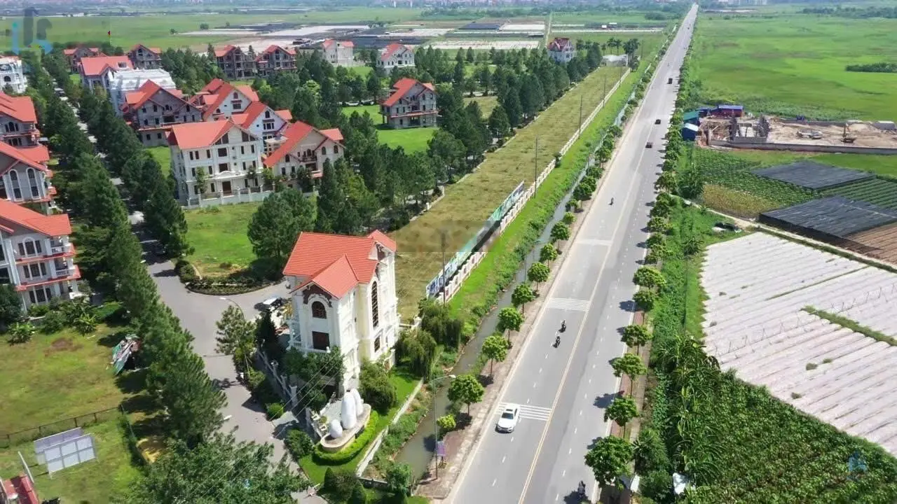 Chính chủ cần bán nhanh căn biệt thự 400m,đối diện khu tiện ích,cực kì hiếm có.Rất thiện chí bán