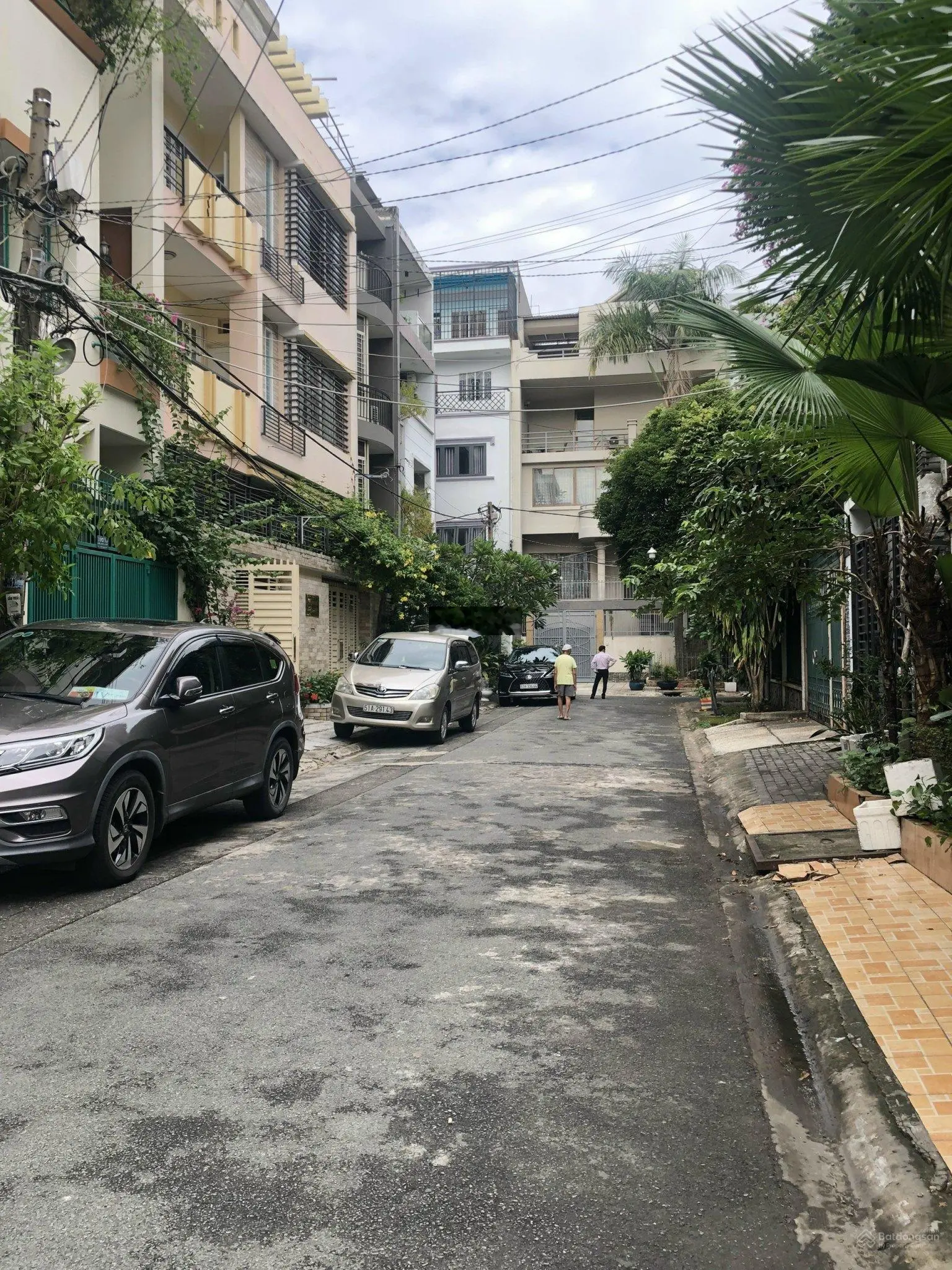 Bán nhà phố hẻm xe hơi 343 Nguyễn Trọng Tuyển nhà vuông vức 3 tầng sân thượng 20 tỷ TL