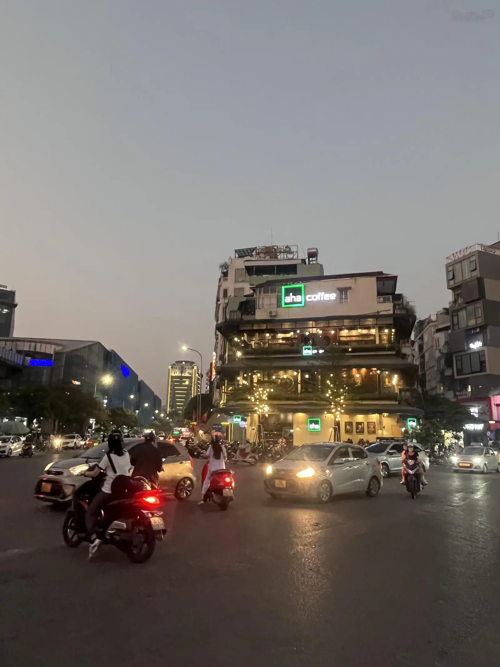 Bán nhà phố Hào Nam, Đống Đa , Hà Nội căn nhà 69 m24 tầng mới đẹp, 2 thoáng sáng chỉ 12tỷ