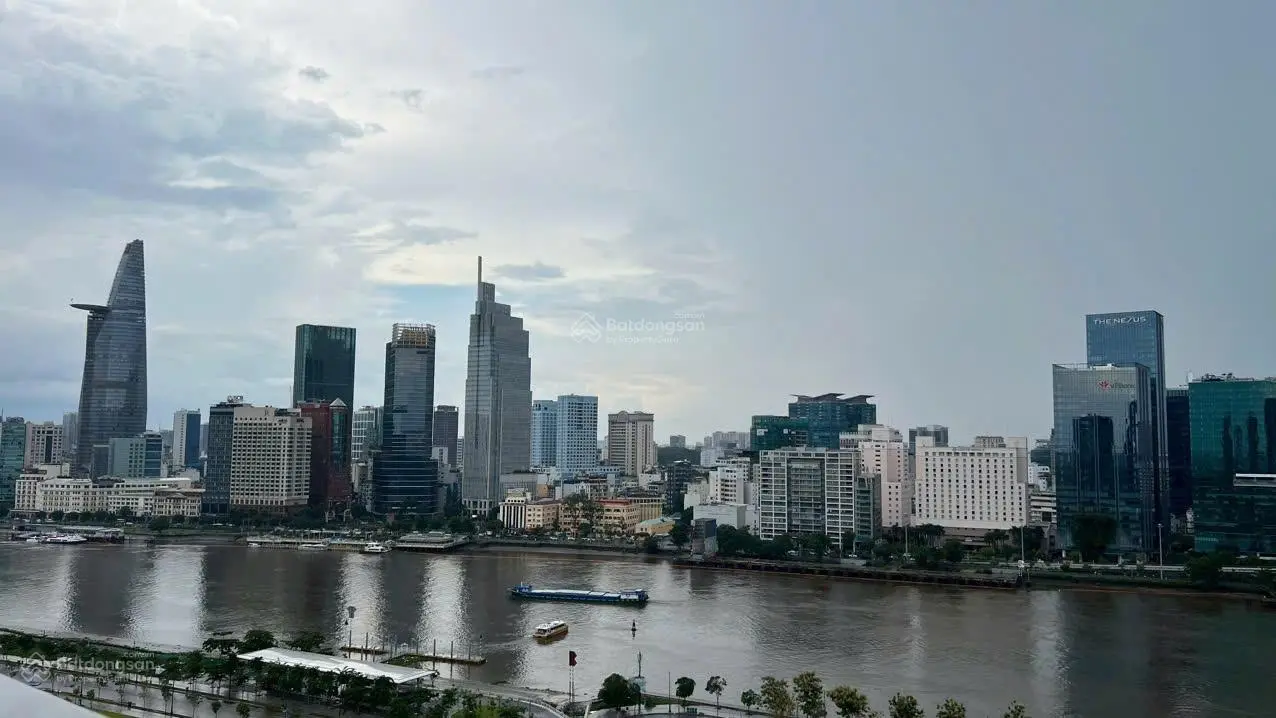 Metropole bán 3PN Opera thang máy riêng, view trực diện sông Q1